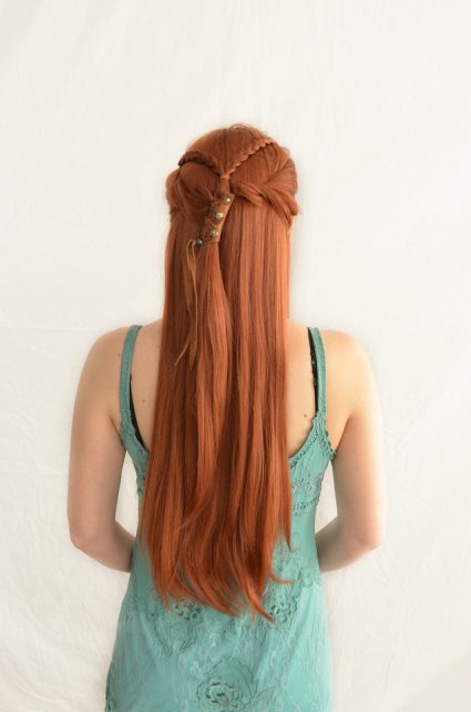 Sansa Stark cosplay wig back view