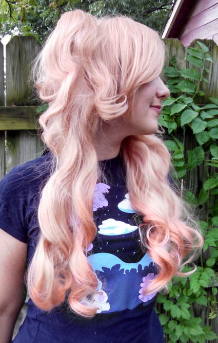 Junko Enoshima cosplay wig side view