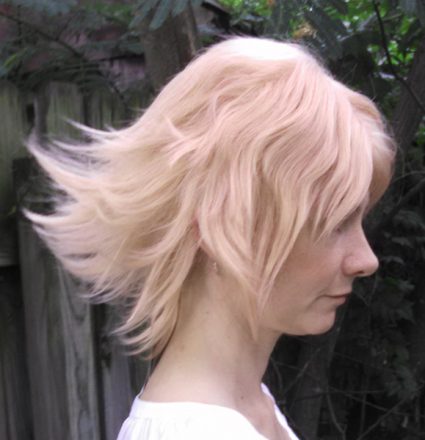 Pearl wig side view