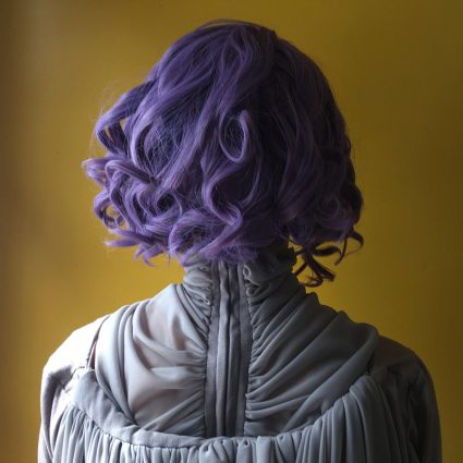 Holdo cosplay wig back view