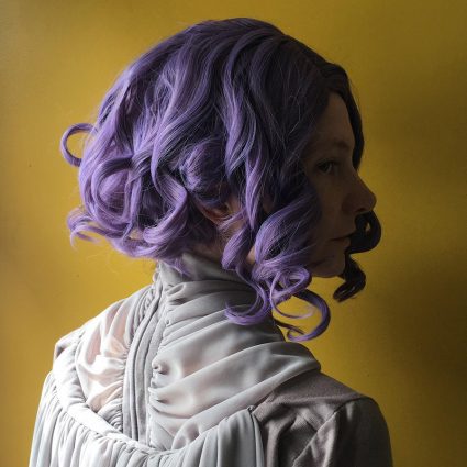 Holdo cosplay wig side view 2