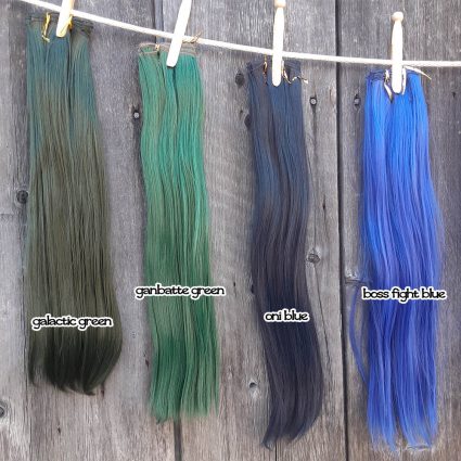 wefts in green and blue