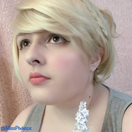 Lunafreya cosplay by @MissPixieice