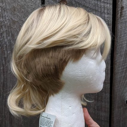 Gwen cosplay wig right side view